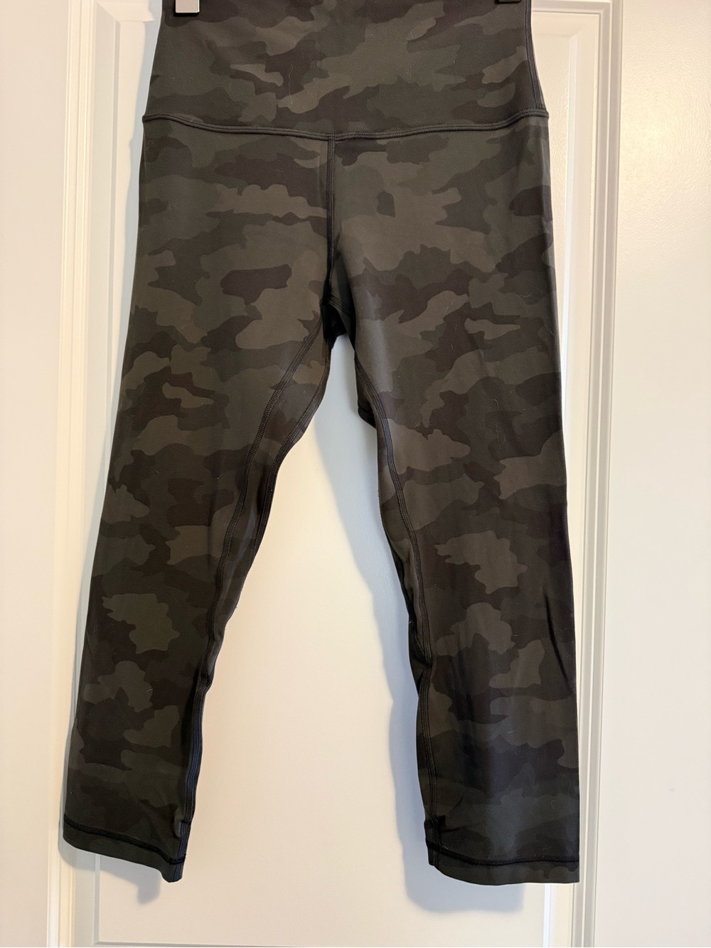 lululemon Align Pant Green Camo High-Rise Leggings crop 21’ size 8